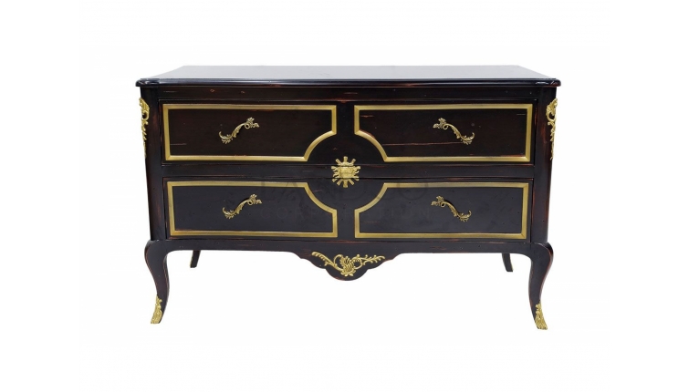 A La Maniere chest LandFurniture